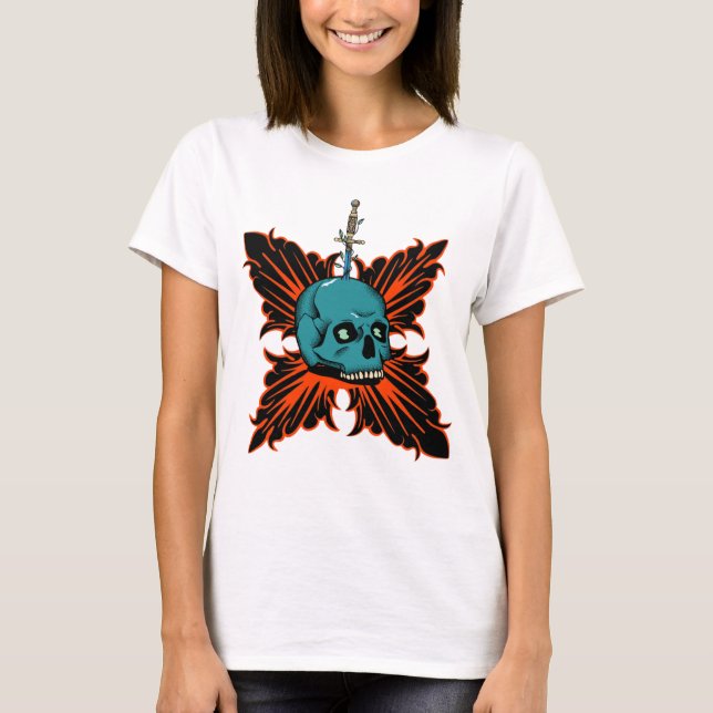 Camiseta Caveira Gótica com Espada e Design Tribal Fiery (Frente)