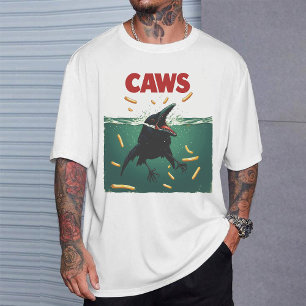 Camiseta "CAWS" Cartaz Paródia de Jaws com Corvo Engraçado