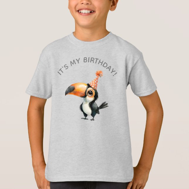 Camiseta Celebração de aniversário de um bebê tucano bonito (Frente)