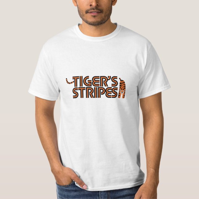 Camiseta Celebrar a vida selvagem com a arte Tiger (Frente)