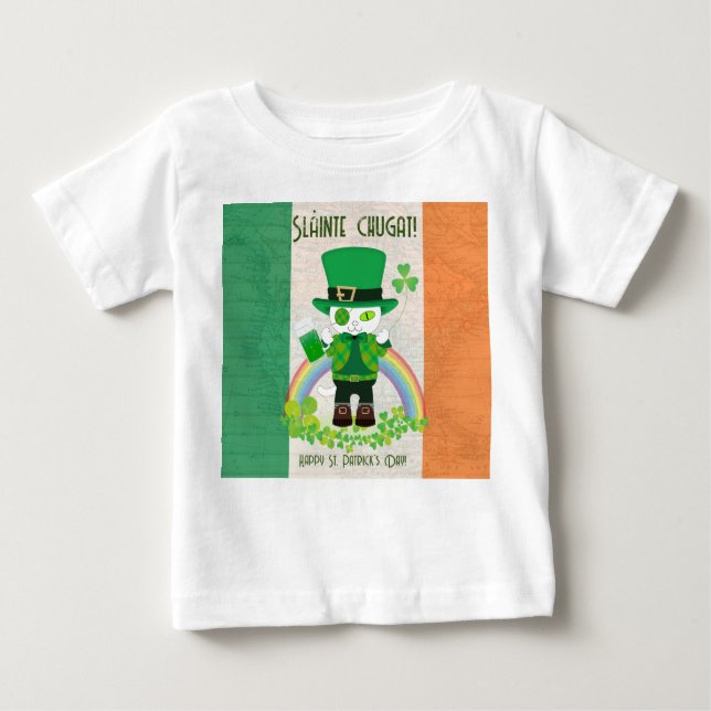 Camiseta Celebrar Ruas. Dia de Patrick com um Gato Sortudo (Frente)