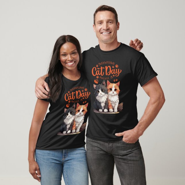 Camiseta "Celebrating International Cat Day” (Unissex)