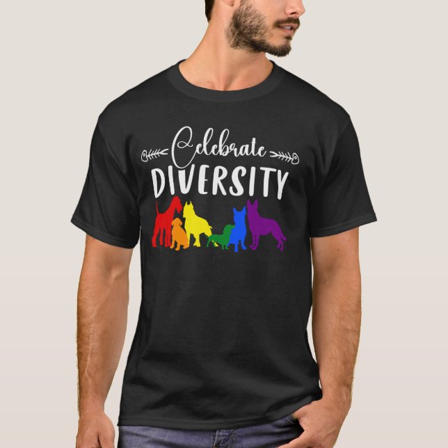 Camiseta Celebre a Diversidade Cães Arco-íris Orgulho LGBTQ (Frente)