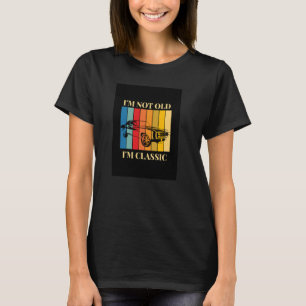 Camiseta Celebre Sua Idade com Nosso Não Sou Velho Sou Clás