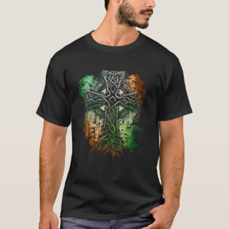 Camiseta Celtic Style Cross With Irish Flag Colors