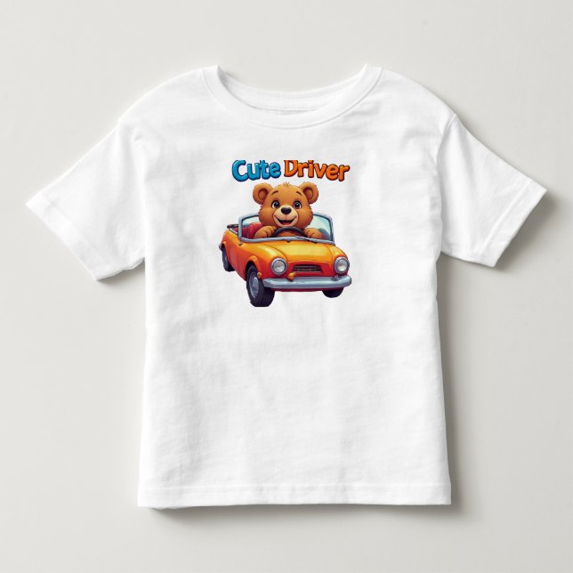 Camiseta Cenário Divertido de Urso Bonito Dirigindo Carro C (Frente)