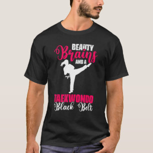 Camiseta Cérebros de Bela e Uma Menina de Taekwondo Negro F