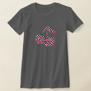 Camiseta Cerejas Grandes com Xadrez e Corações Cor-de-Rosa