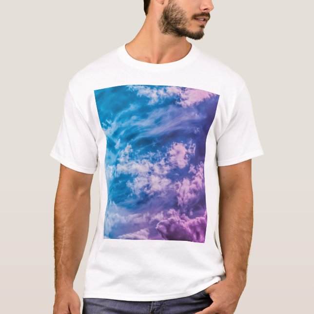 Camiseta Céu surreal, abstrato de arte sonhadora. (Frente)