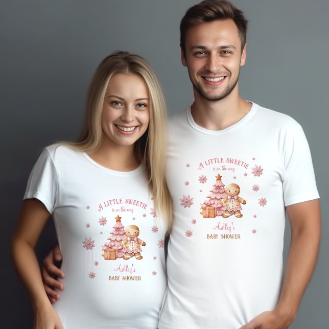 Camiseta Chá de fraldas de Natal Rosa (Gingerbread Man Girl Pink Christmas Baby Shower T-Shirt)