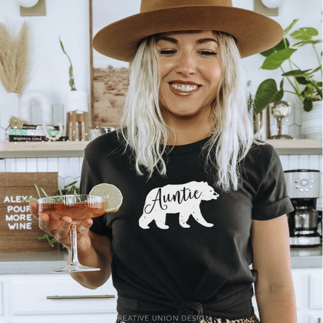 Camiseta Chá de fraldas do Urso da Tia Flannel Adventure (Auntie Bear Shirt)