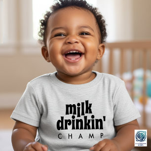 Camiseta Champ Engraçado Bebendo Leite