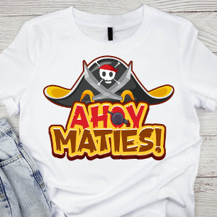 Camiseta Chapéu Pirata Negra Vibrante com 'Maçãs Ahoy!' Tex