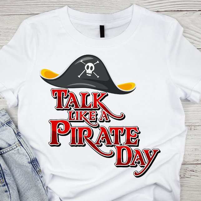Camiseta Chapéu Pirata Negro Vibrante com 'Fale como um Pir (Criador carregado)
