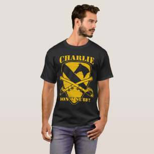 Camiseta Charlie não surfa a veste de Apocalypse Now da