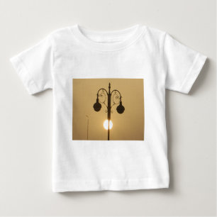 Camiseta Charme Victoriano: Lâmpada de Streetlight Vintage