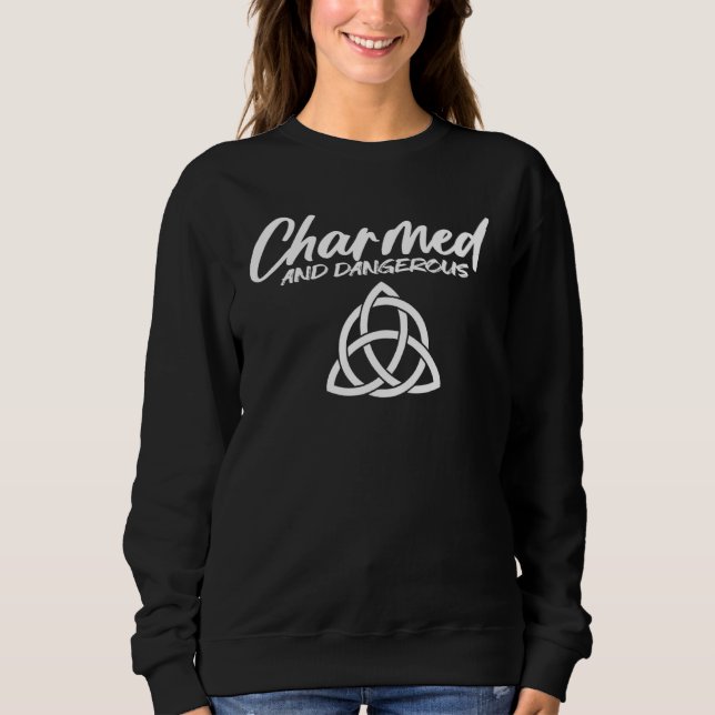 Camiseta Charmed and Dangerous Celtic Knot for Wiccan Herbo (Frente)