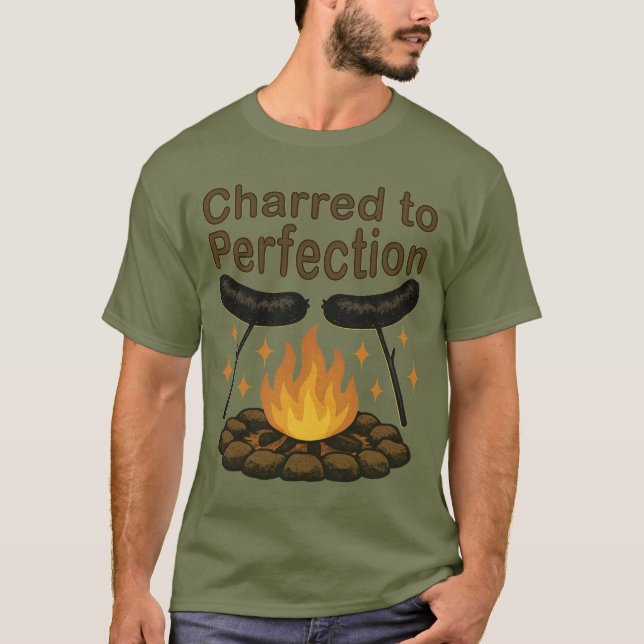 Camiseta Charred to Perfecny Campfire Hot Dog (Frente)