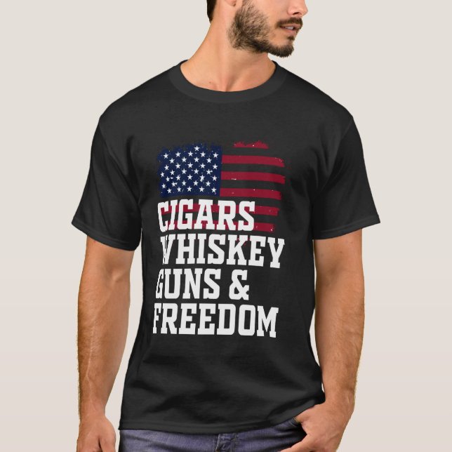 Camiseta Charutos Uísques E Charutos De Liberdade (Frente)