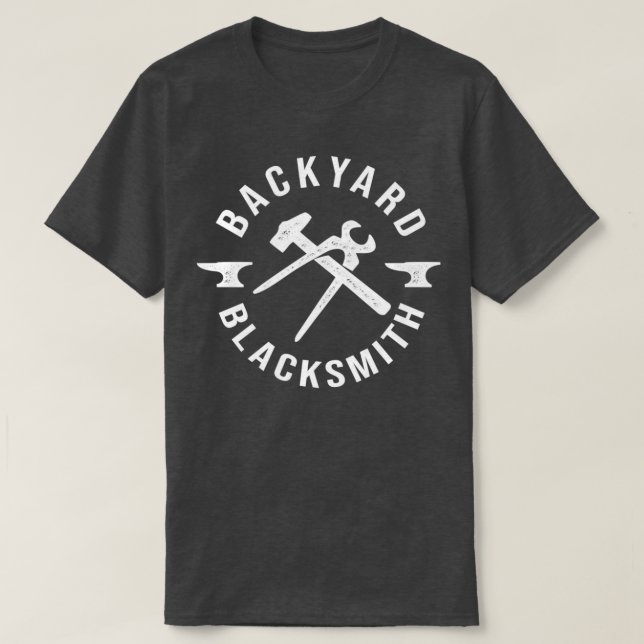 Camiseta Chaveiro do Quintal Blacksmithing Forjing T (Frente do Design)