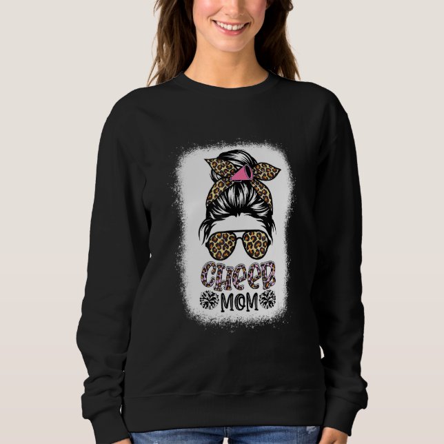 Camiseta Cheer Mãe Leopard Messy Bun Cheerleader Sangrado (Frente)