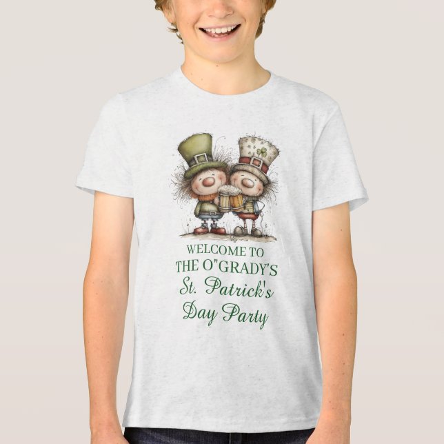 Camiseta Cheerful St. Patrick’s Day Party Illustration (Frente)