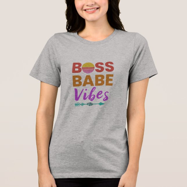 Camiseta Chefe Babe Vibes Empoderando Tee (Frente)