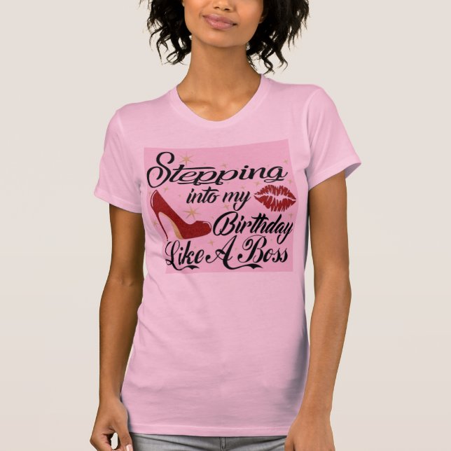 Camiseta Chefe se move: Bella+Canvas Slim Ajustado Aniversá (Frente)
