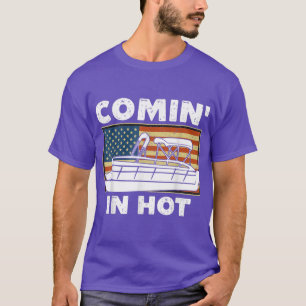 Camiseta Chegando Em Barco de Ponto Quente Capitão River La