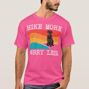 Camiseta Chegue Mais Preocupada Com Menos Hikin Gráfico De