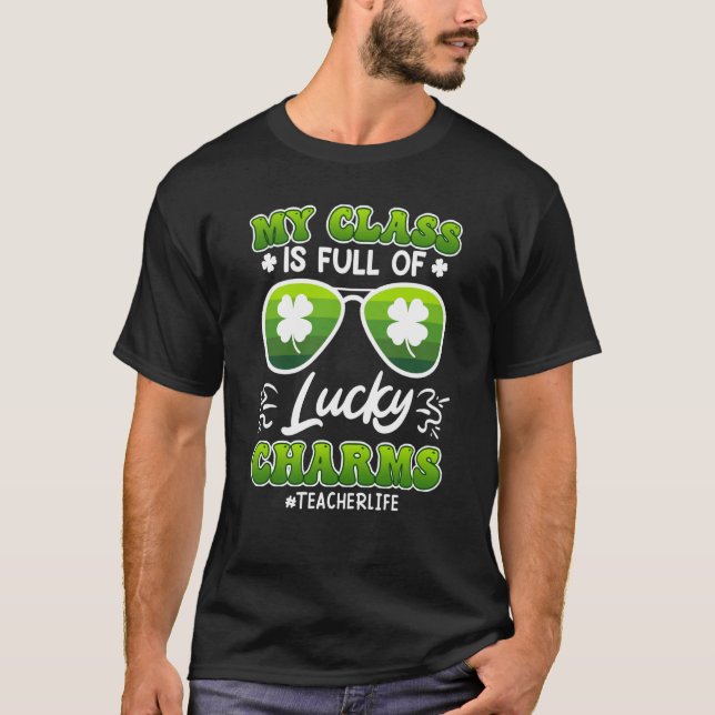 Camiseta Cheio de turma que diz professor de Charms Sortudo (Frente)