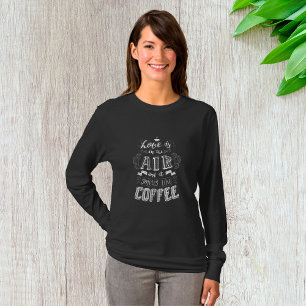 Camiseta Cheira A Mulher Café De Capa Longa