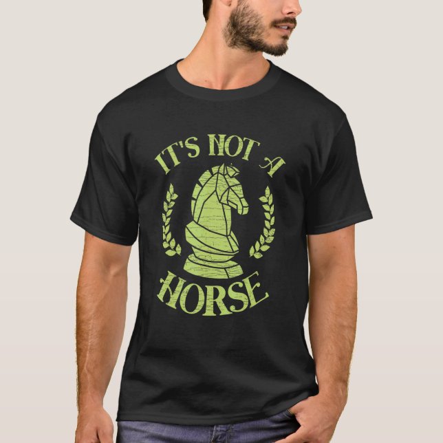 Camiseta Chess Knight Não é um Cavalo (Frente)