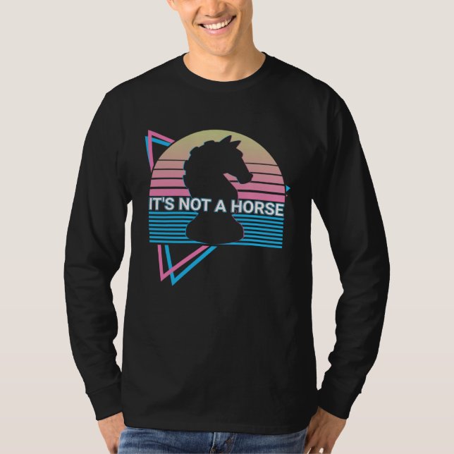 Camiseta Chess Retro It s Not A Horse (Frente)