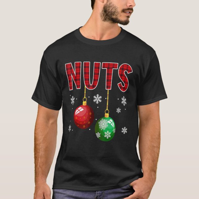 Camiseta Chest Nuts Matching Chestnuts   Christmas Couples  (Frente)