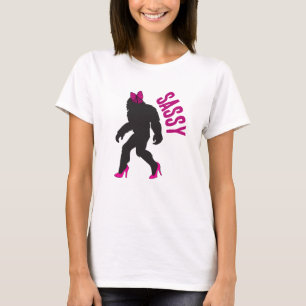 Camiseta Chic Sasquatch (Pé Grande)
