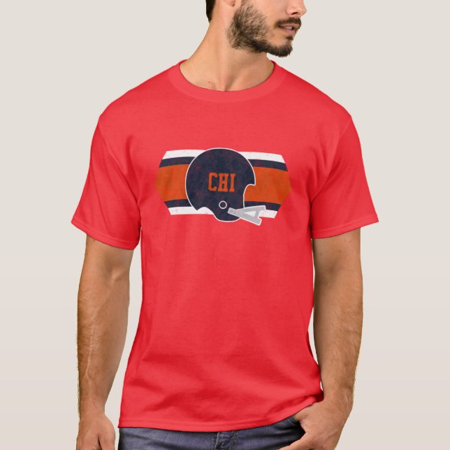 Camiseta Chicago Football retro and distressed helmet and s (Frente)