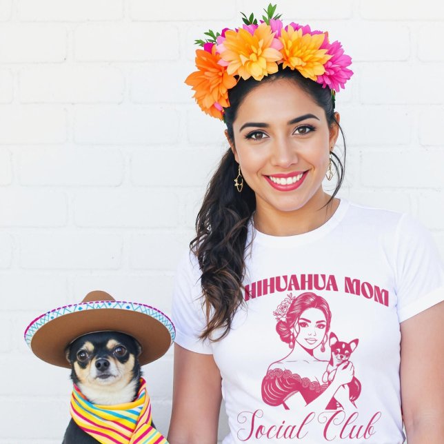 Camiseta Chihuahua Dog Mãe Mulheres do Clube Social (Chihuahua Dog Mom Social Club Women T-Shirt.)