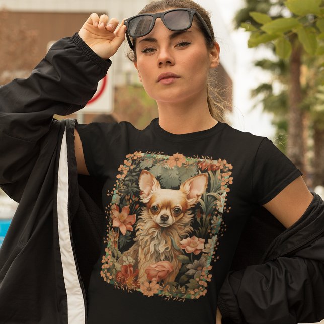 Camiseta Chihuahua em um jardim antigo William Morris (Criador carregado)
