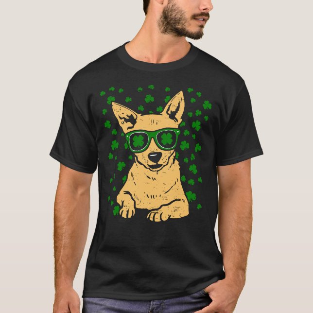 Camiseta Chihuahua Shamrock Dia de São Patrício (Frente)
