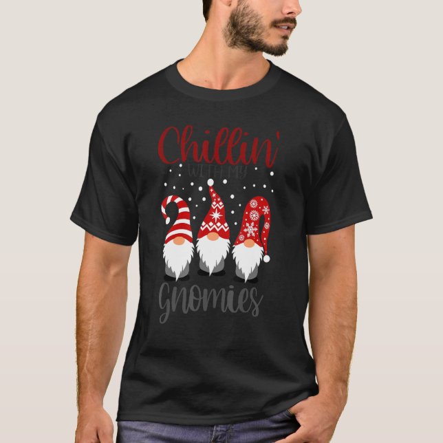 Camiseta Chillin com minha Xadrez dos Gnomos Vermelhos de N (Frente)