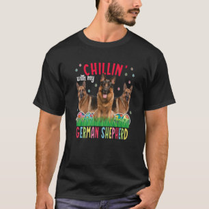 Camiseta Chilling' Com Minha Páscoa German shepherd Cachorr