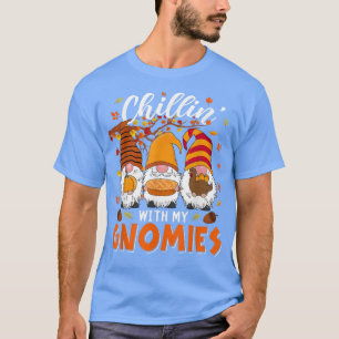 Camiseta Chilling With My Gnomies Three Gnomes Holding Pump