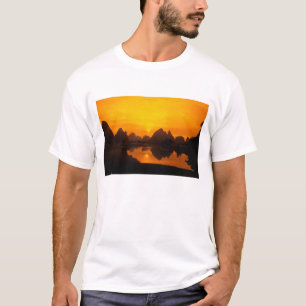 Camiseta China. China Colorida. Belo rio Li.