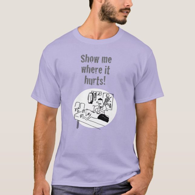 Camiseta Chiropractor está Tratando um Cartoon Engraçado do (Frente)