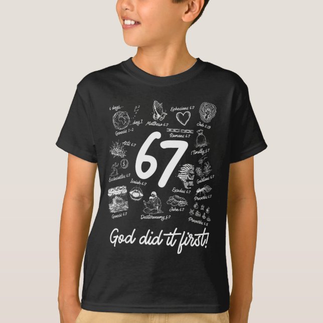 Camiseta Christian 6 7 Meme Six Seven 67 Bible Verse Script (Frente)