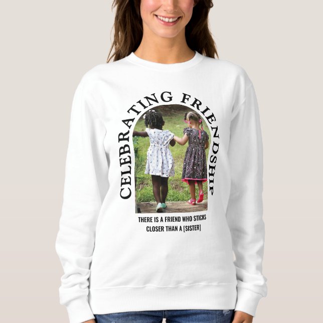Camiseta Christian CELEBRATING AMIZADE Besties (Frente)