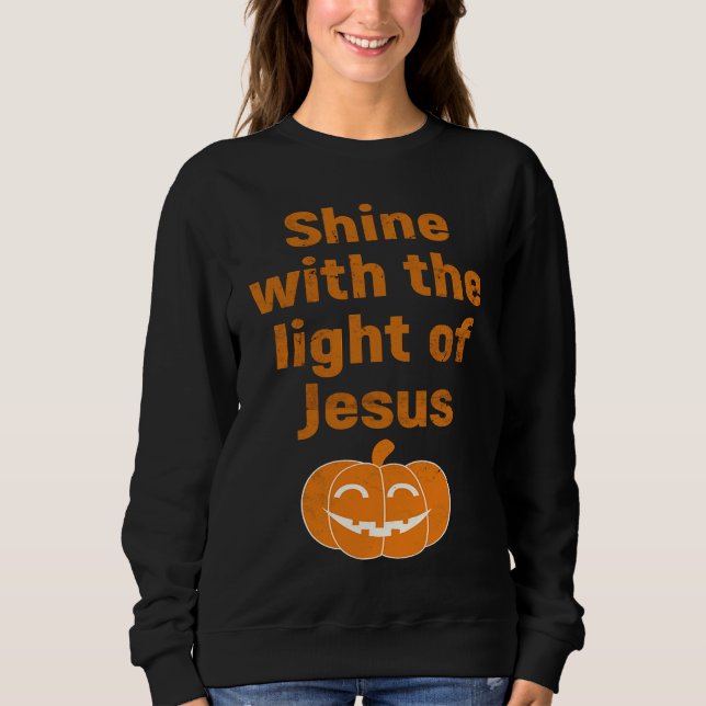 Camiseta Christian Halloween  Shine With The Light Of Jesus (Frente)