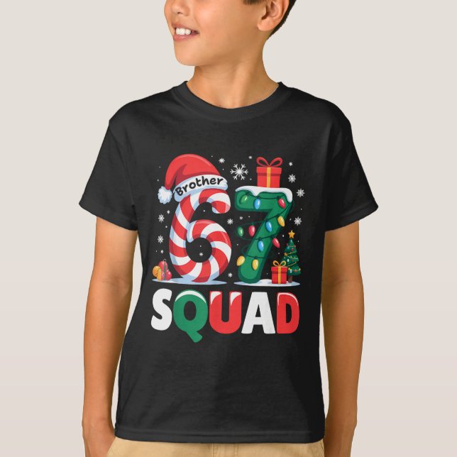 Camiseta Christmas 67 Squad Brother 6-7 Funny Matching Cand (Frente)