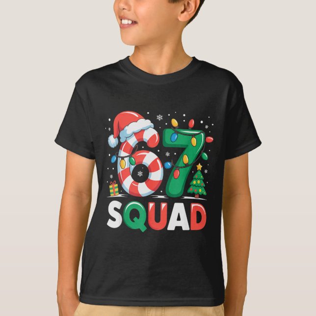 Camiseta Christmas 67 Squad Funny Candy Cane Lights Holiday (Frente)